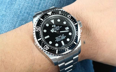 劳力士手表表盘变色的原因