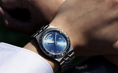 无锡帝舵手表维修点（帝舵表壳生锈怎么办）