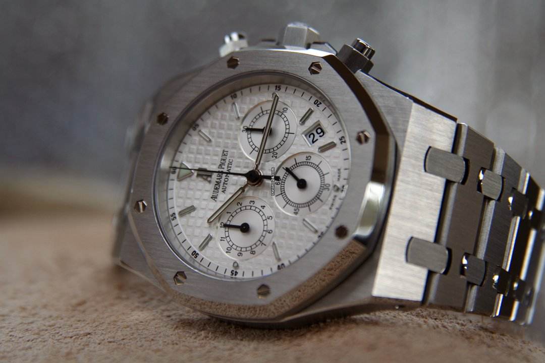 爱彼手表日常保养的应该注意点什么？——手表维修