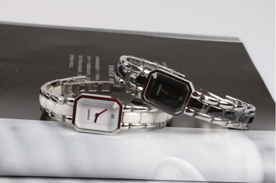 　　香奈儿手表怎么防止生锈？