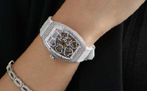 法穆兰手表特约维修（法穆兰手表进水）