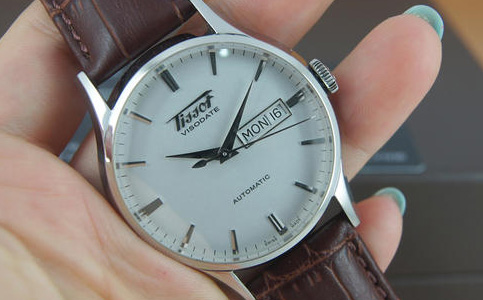 天梭手表维修中心维修（天梭手表电池漏液怎样解决）