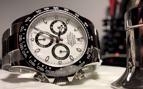 劳力士维修售后站（处理劳力士手表滑丝的技巧）