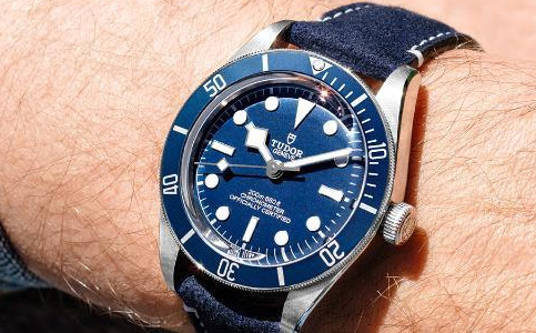 帝舵售后维修中心电话(帝舵手表的清洁问题)