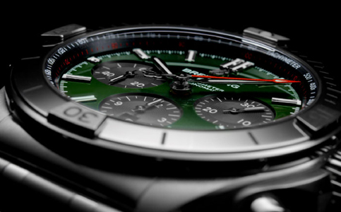 百年灵售后维修中心服务（处理百年灵手表外观划痕的方法）