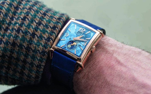 芝柏官方维修电话（处理芝柏手表机芯受损的方法）