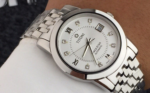 梅花官方维修点地址（梅花手表进水的原因及解决方法）